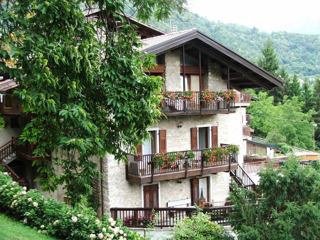 Antica Casa Ortensia Riva del Garda Bilik gambar
