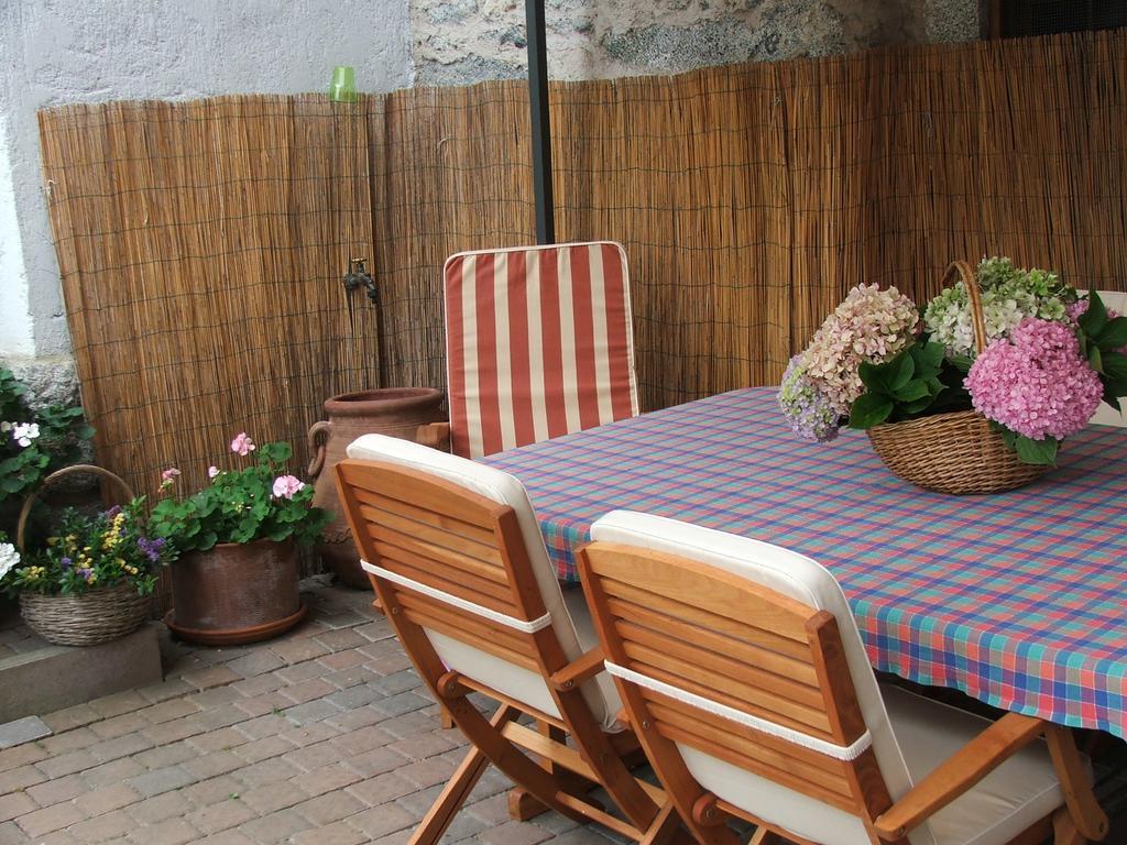 Antica Casa Ortensia Riva del Garda Luaran gambar