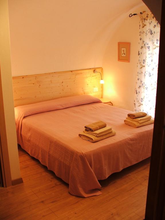 Antica Casa Ortensia Riva del Garda Luaran gambar