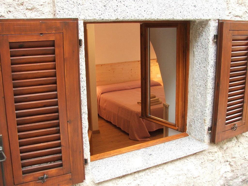Antica Casa Ortensia Riva del Garda Luaran gambar