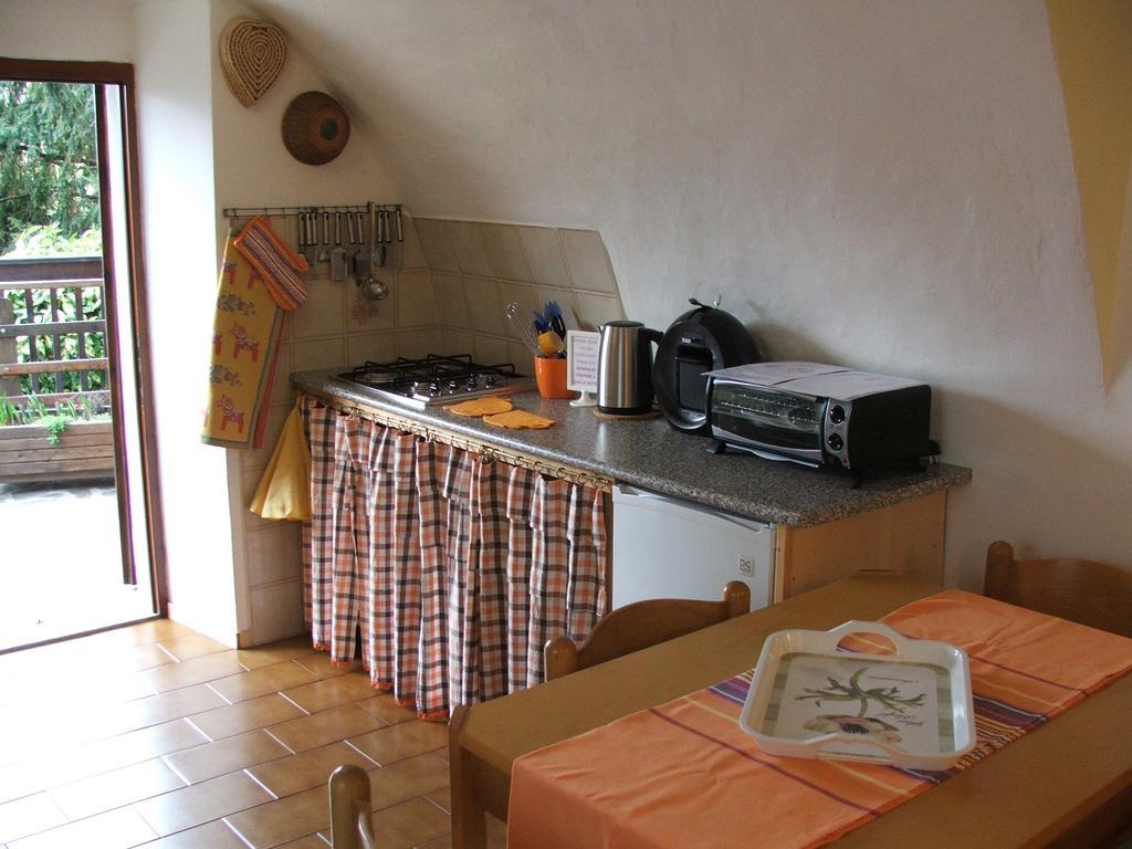 Antica Casa Ortensia Riva del Garda Luaran gambar