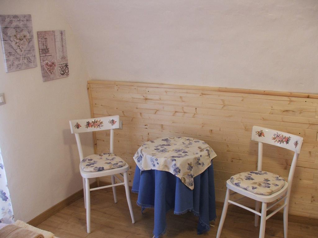 Antica Casa Ortensia Riva del Garda Luaran gambar