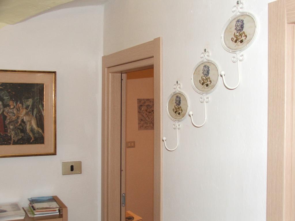 Antica Casa Ortensia Riva del Garda Luaran gambar