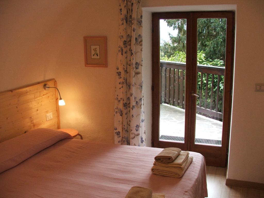 Antica Casa Ortensia Riva del Garda Luaran gambar