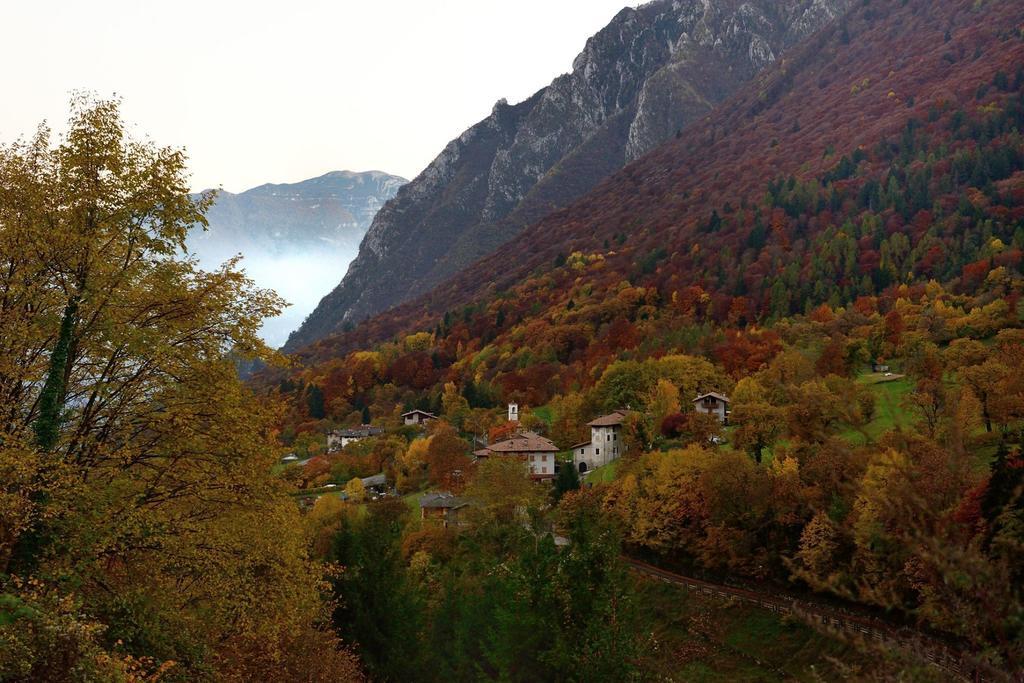Antica Casa Ortensia Riva del Garda Luaran gambar