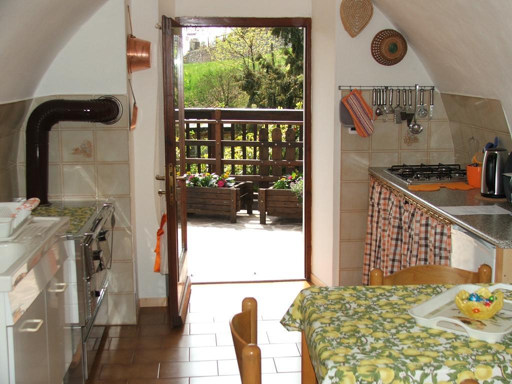 Antica Casa Ortensia Riva del Garda Luaran gambar