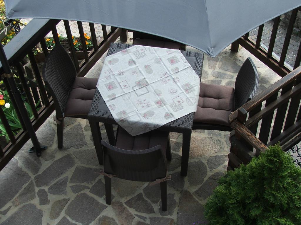 Antica Casa Ortensia Riva del Garda Luaran gambar